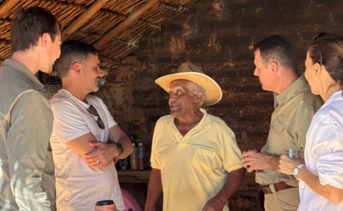 Durante a programação, os diplomatas visitaram a comunidade quilombola Mumbuca, considerada o primeiro povoado da região - Foto: Lúcia Moraes/Governo do Tocantins